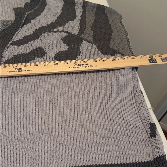 POL Charcoal & Light Gray Oversized Relaxed Boxy VNeck Sweater Medium - Picture 9 of 16